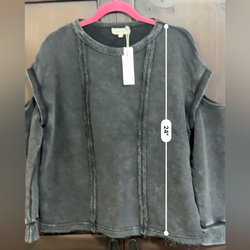 Gilded Intent Women's Black Sweatshirt Cutout Sleeve size Medium NWT The Buckle - Picture 10 of 10